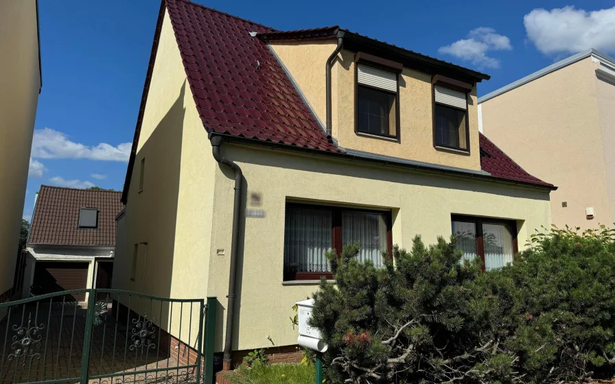 Ansicht Ost - Haus kaufen in Cottbus - Viel Platz im Westen der Stadt