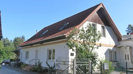 Straßenansicht - Haus kaufen in Spremberg - Im Grünen leben am Stadtrand