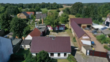 Haus und Werkstatt - Haus kaufen in Tschernitz - Wohnen und Arbeiten auf einem Hof!