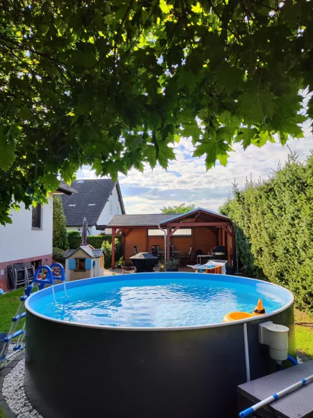 Pool und Sitzecke