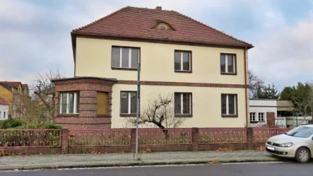 Straßenansicht - Haus kaufen in Welzow - Solide und zentral!