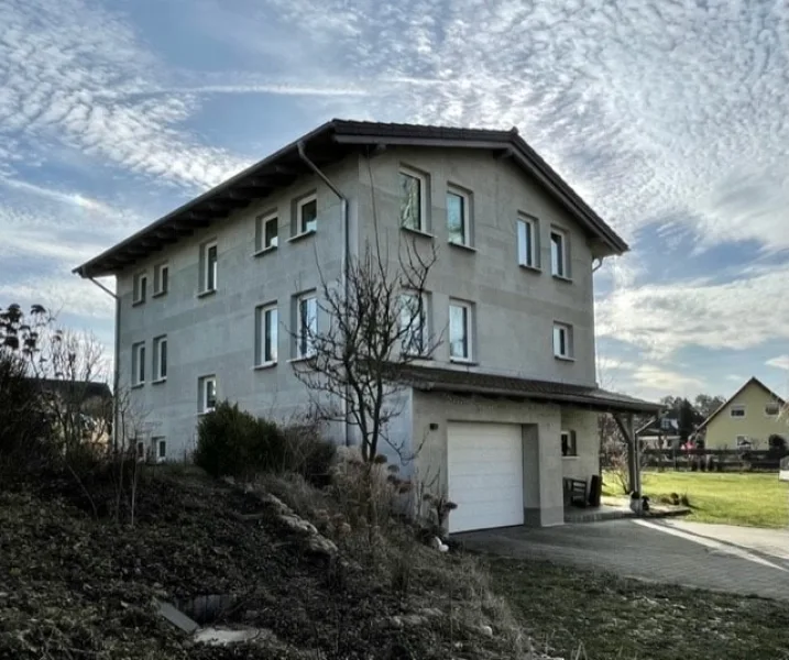  - Haus kaufen in Angermünde - Einfamilienhaus mit Garage zu verkaufen