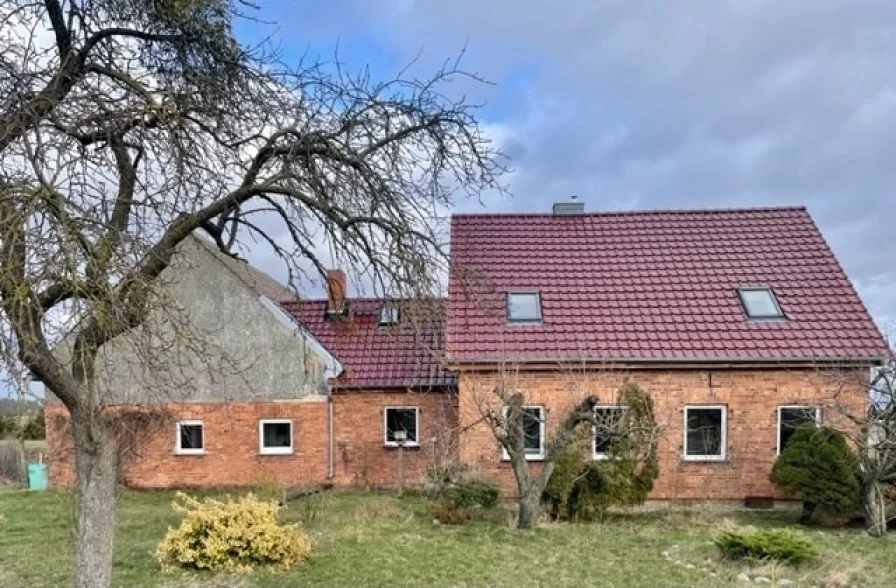  - Haus kaufen in Casekow - Einfamilienhaus mit Anbau und Stall zu verkaufen