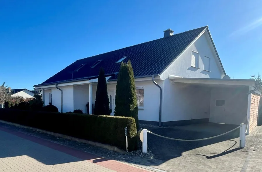 - Haus kaufen in Karlshagen - Doppelhaushälfte mit Carport zu verkaufen