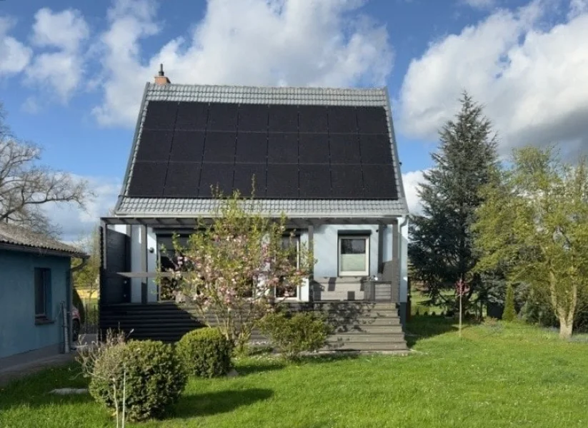 - Haus kaufen in Brüssow - EFH mit PV-Anlage und Nebengebäude zu verkaufen