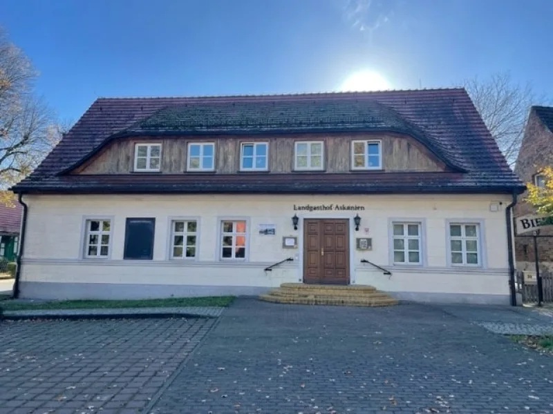 Haupthaus - Gastgewerbe/Hotel kaufen in Templin - Gaststätte mit Biergarten zu verkaufen