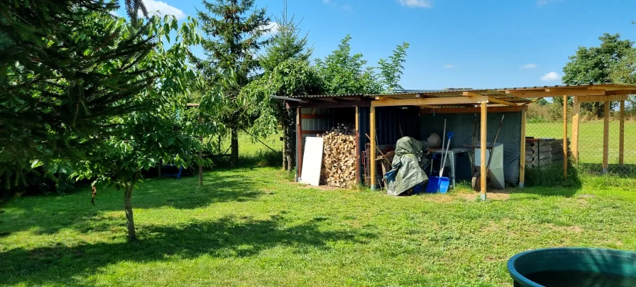 Holzlager für dem Kamin