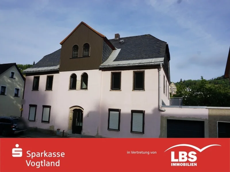 Straßenansicht - Haus kaufen in Klingenthal - Einziehen und den Rest sanieren!
