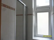 Dusche / Bad mit Fenster