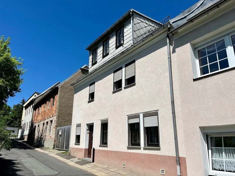 Hausansicht - Haus kaufen in Reichenbach - Kleines Einfamilienhaus in stadtzentrumsnaher Lage!