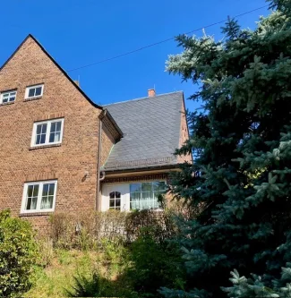 Titelbild - Haus kaufen in Lengenfeld - Repräsentatives Haus mit großem Garten