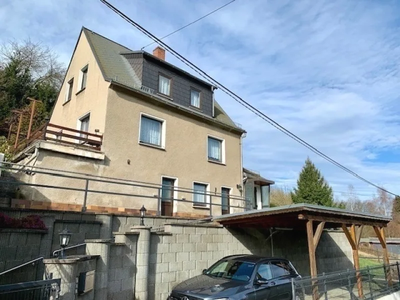 Hausansicht - Haus kaufen in Mylau - Freistehendes Einfamilienhaus mit schönem Ausblick !