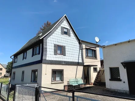 Hausansicht - Haus kaufen in Lengenfeld - Einfamilienhaus in idyllischer & ruhiger Randlage !