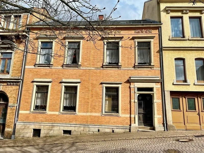 Hausansicht3 - Haus kaufen in Mylau - Einfamilien-/Reihenhaus ( Stadthaus ) in Mylau !