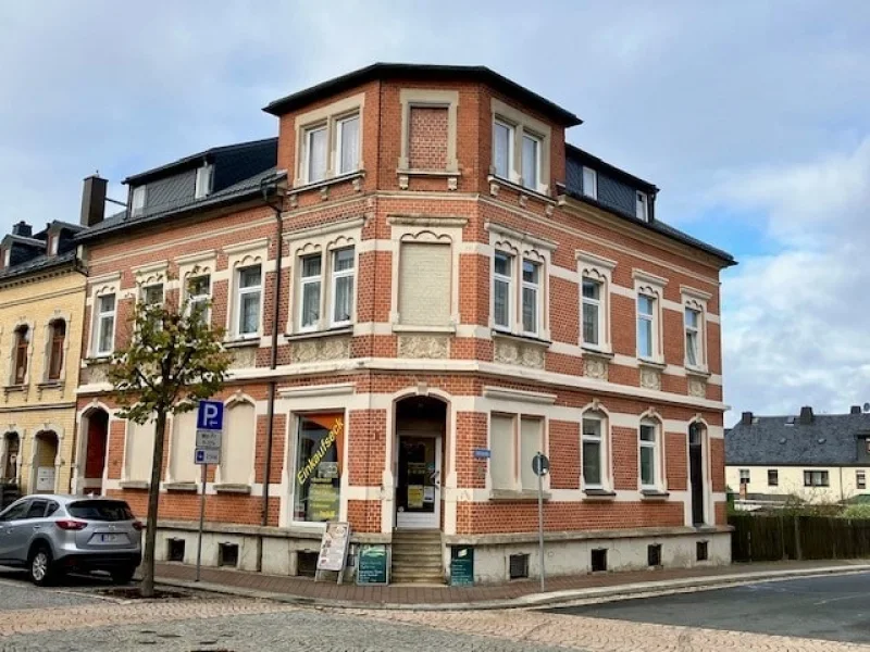 Titelbild - Haus kaufen in Schöneck - Wohnen und Gewerbe in zentraler Lage