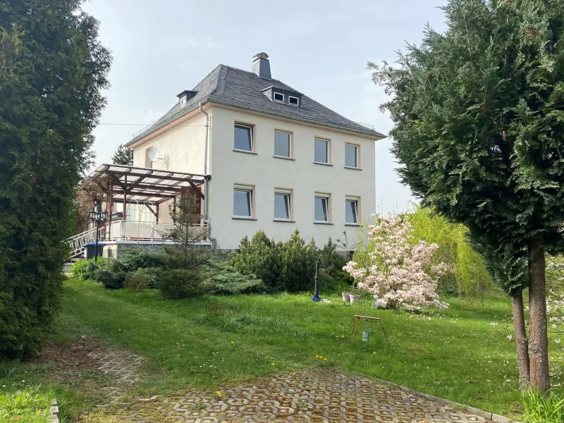 Hausansicht - Haus kaufen in Plauen - Idyllisches Wohnparadies für junge Familien! TRAUMLAGE!