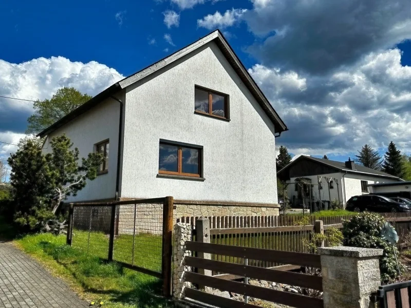 Titelbild - Haus kaufen in Auerbach - ZWEI HÄUSER - viele Möglichkeiten !