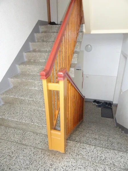 Hausflur / Treppe