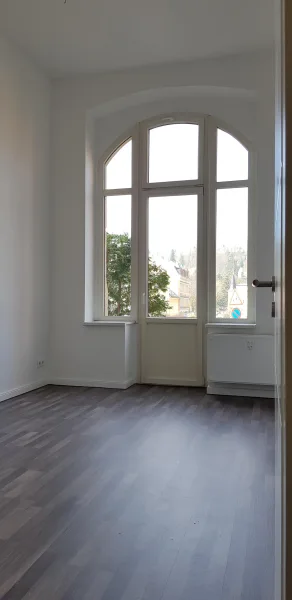 große Fenster mit Erker