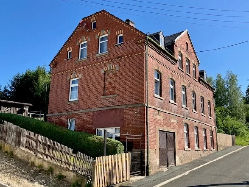 Titelbild - Haus kaufen in Rodewisch - Platz für die ganze Familie