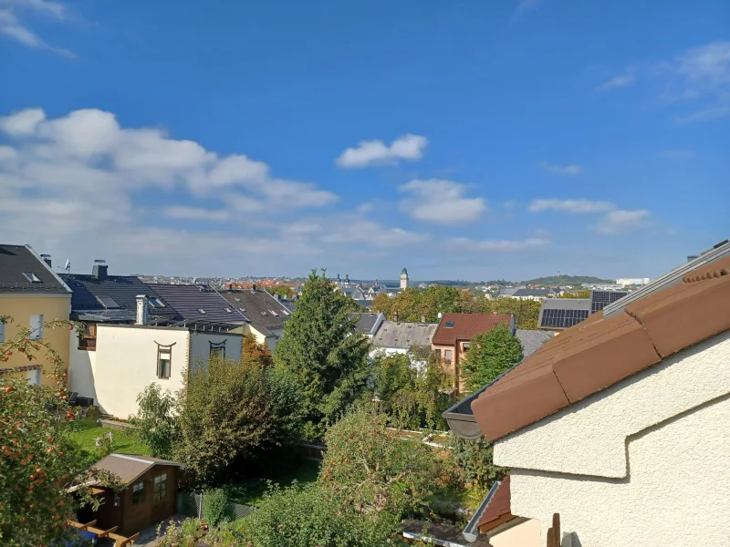 Blick  vom Balkon - Haus kaufen in Plauen - Schönes Dreifamilienhaus !!