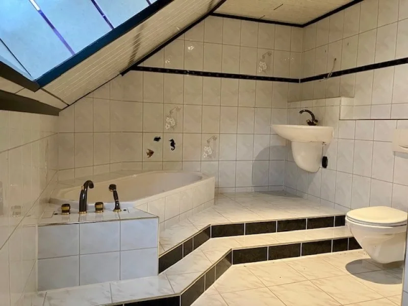 Badezimmer Whg. Dachgeschoss