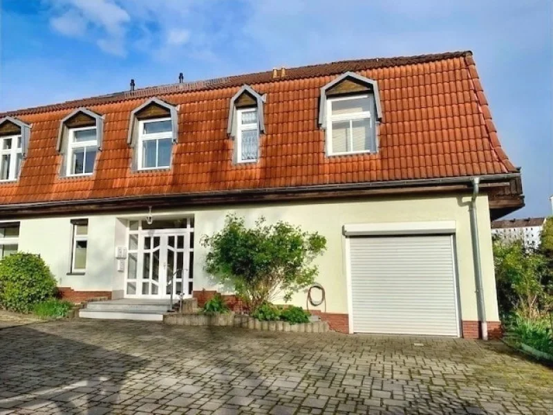 Hausansicht - Haus kaufen in Reichenbach - Gepflegtes Zwei-/Dreifamilienhaus !