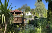 Gartenteich mit Pavillon - 