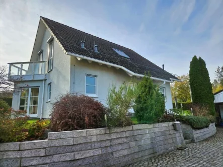 Hausansicht - Haus kaufen in Plauen - Hier werden Ihre Träume wahr!!