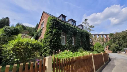 Außenansicht  - Haus kaufen in Netzschkau - Neues Zuhause mit großem Garten!