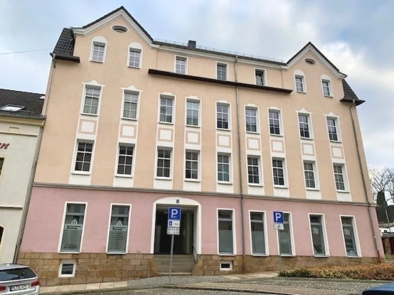 Hausansicht - Wohnung kaufen in Lengenfeld - Schöne 2-Zimmer-Eigentumswohnung im 1.OG