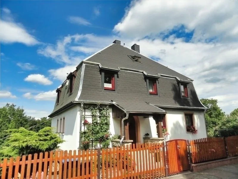 Hausansicht - Haus kaufen in Lengenfeld - Einfamilienhaus in zentrumsnaher Lage !