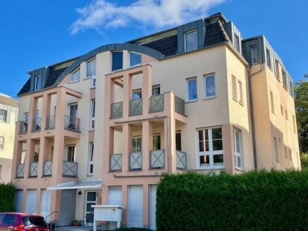 Titelbild - Wohnung kaufen in Auerbach - Tolle Wohnung mit Balkon und Einbauküche