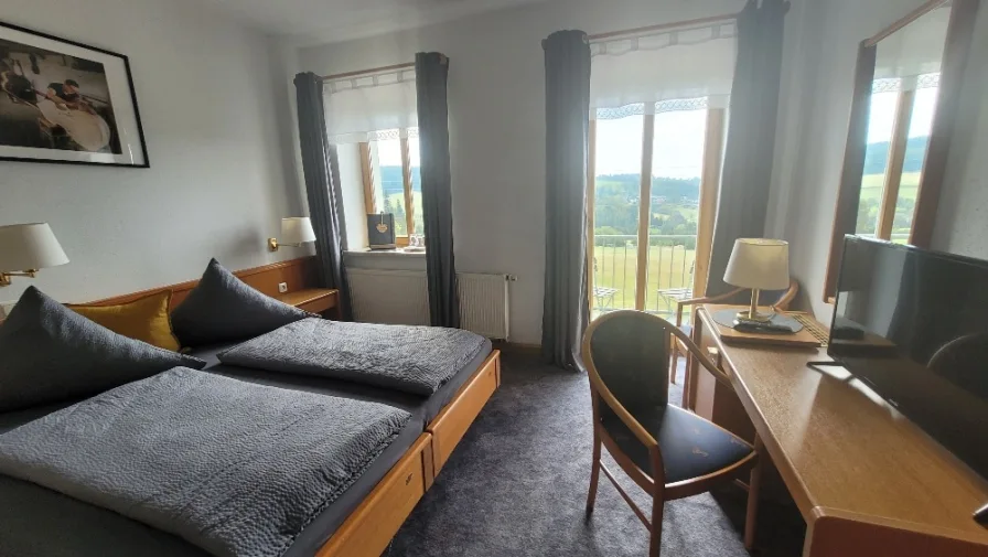 2-Bett Zimmer mit Balkon