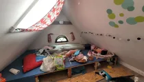 Kinderzimmer im Spitzdach 