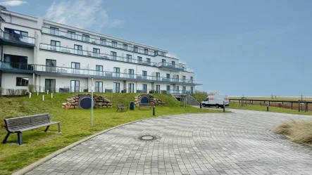 Außenansicht - Wohnung kaufen in Ostseebad Wustrow - Sauna & Strand – Alte Seefahrtschule 