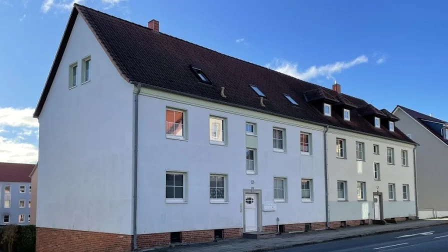 Hausansicht - Haus kaufen in Sassnitz - Anlageobjekt mit 5 Wohneinheiten