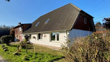 Titelbild - Haus kaufen in Gremersdorf-Buchholz - Ein Paradies für Tier- & Naturliebhaber