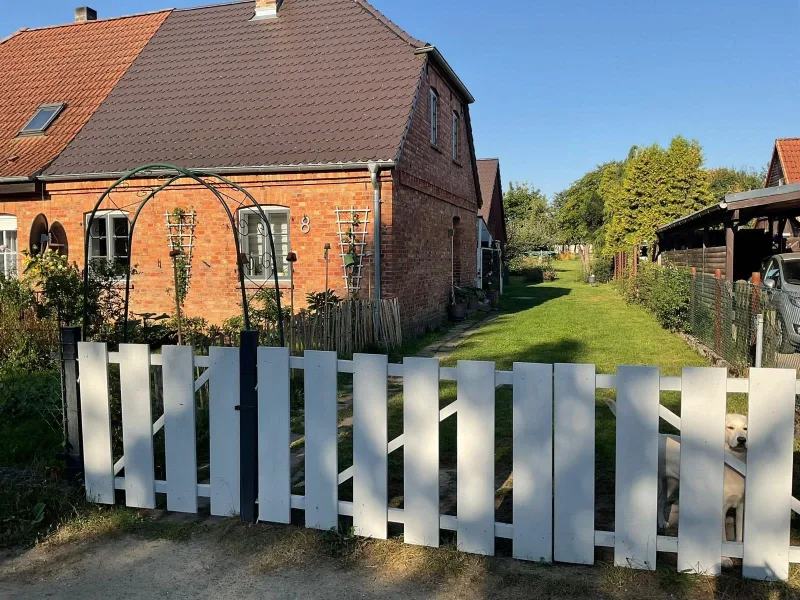 Ansicht - Haus kaufen in Görmin - Liebevoll sanierte Doppelhaushälfte