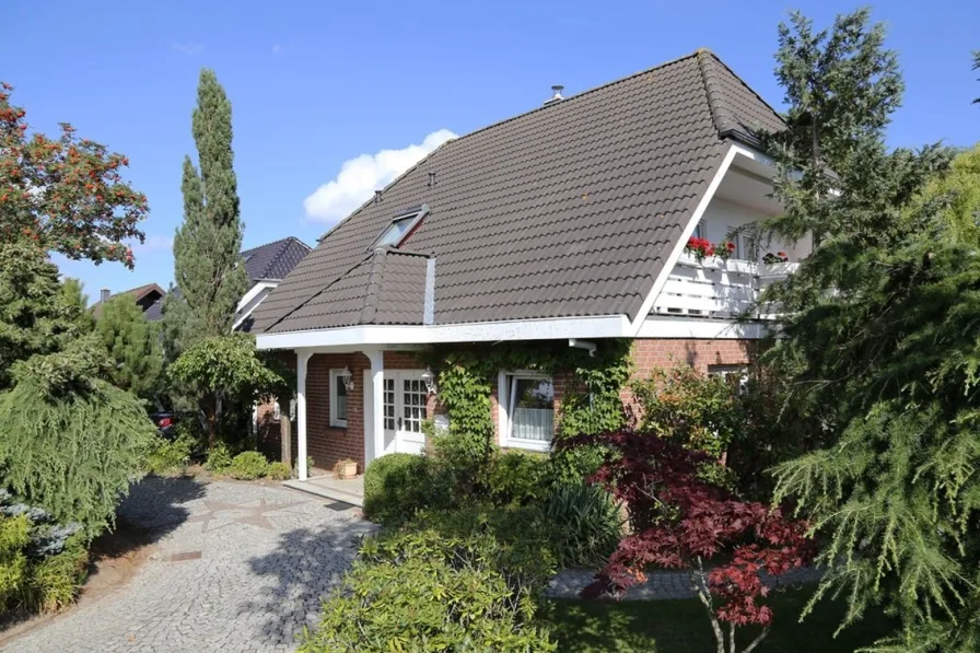 Außenansicht - Haus kaufen in Stralsund - Elegantes Wohnhaus in Wassernähe