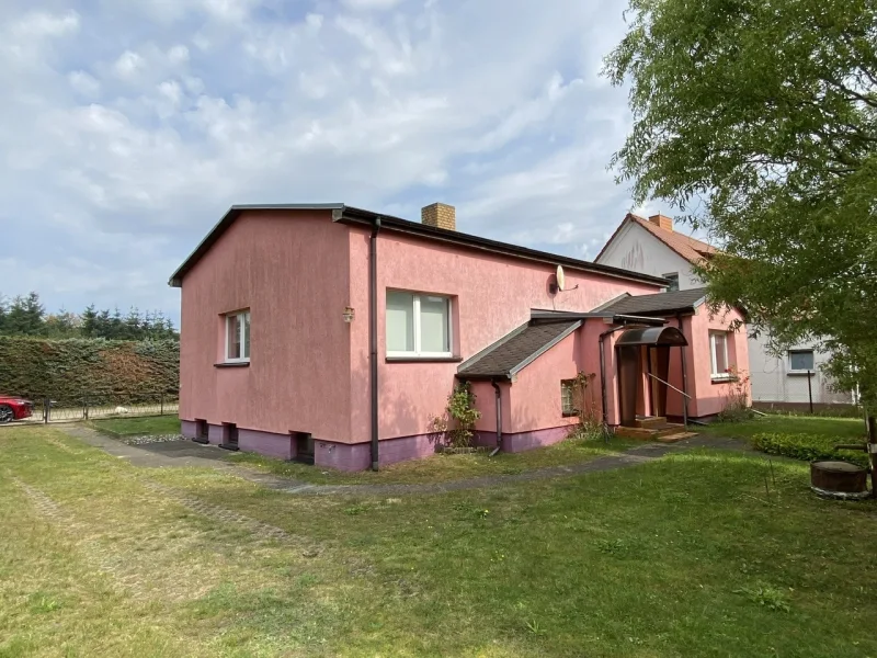 Wohnhaus - Haus kaufen in Zempin - Großes Grundstück mit Gebäudebestand