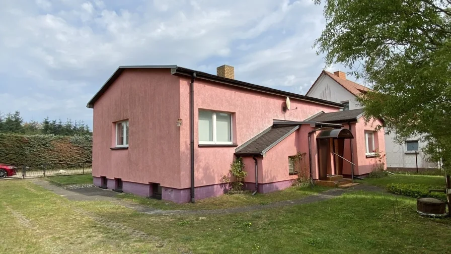 Wohnhaus - Haus kaufen in Zempin - Großes Grundstück mit Gebäudebestand