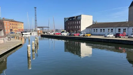 Entfernung ca. 100 m - Grundstück kaufen in Stralsund - Wohnen und Arbeiten in exponierter Lage