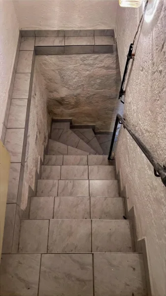 Treppe ins Kellergeschoss