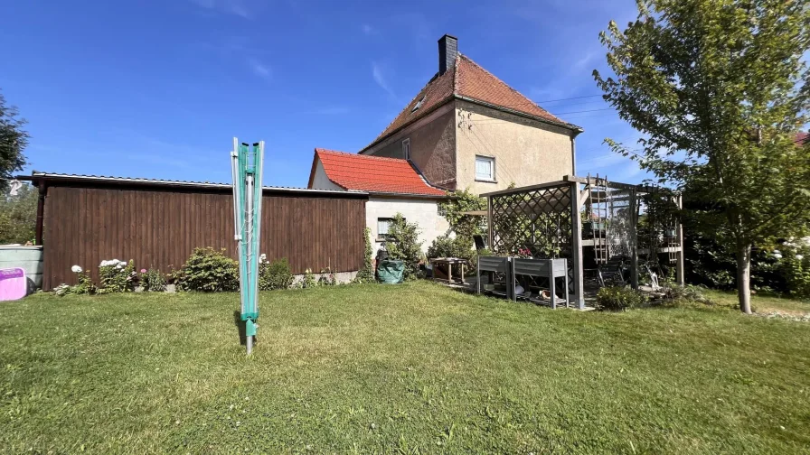 Haus/ Werkstatt/ Carport