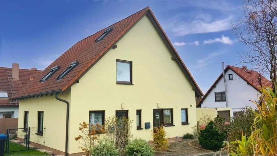 Gebäudeansicht - Haus kaufen in Reinsdorf - ZEIT zu strahlen