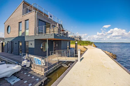  - Haus kaufen in Schleswig - Kommen Sie an Bord! Wasserhaus mit Bootsliegeplatz  * Hausboot - Feeling *