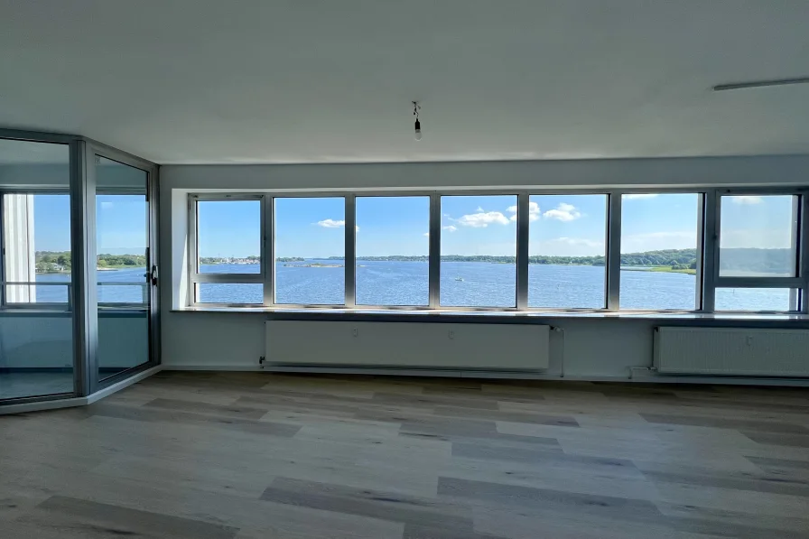  - Wohnung kaufen in Schleswig - Die beste Aussicht über die Schlei! Modernisiertes 1-Zimmer-Apartment 