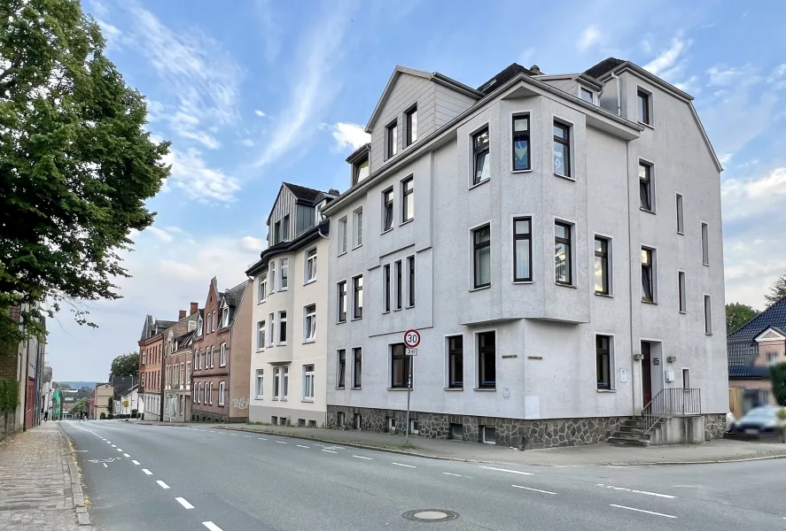  - Haus kaufen in Schleswig - Mehrfamilienhaus / 4 Wohnungen & 8 PKW Stellplätze