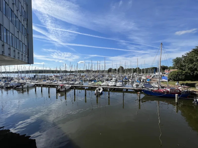 Wiking Yachthafen am Fuße des Wikingturm